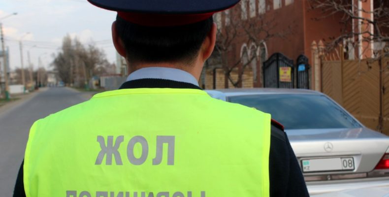 Жамбылские полицейские не позволили водителям расслабиться на Наурыз