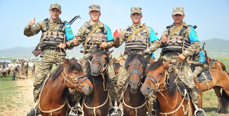 Ко Дню защитника Отечества: об армии и границах Казахстана