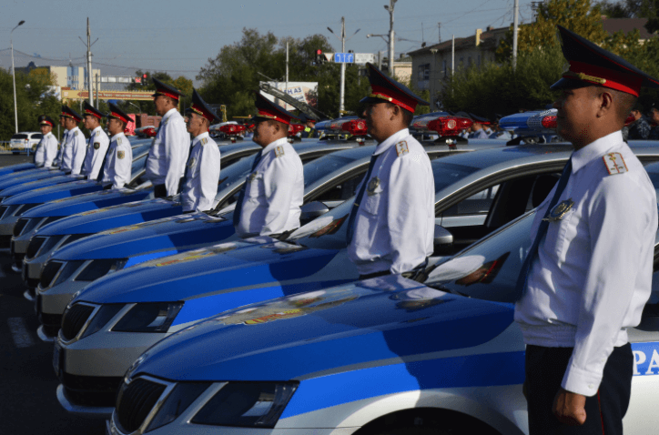 Ключи от новых автомобилей вручили жамбылским полицейским
