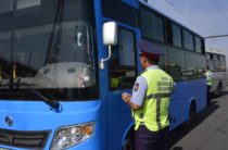 Механика в Таразе оштрафовали за выпуск на линию водителя без категории