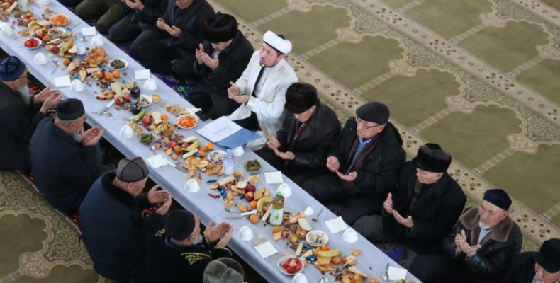 За «круглый стол» сели старейшины в селе Сортобе Кордайского района