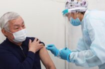 Сапарбаев рассказал, как чувствует себя после прививки от коронавируса