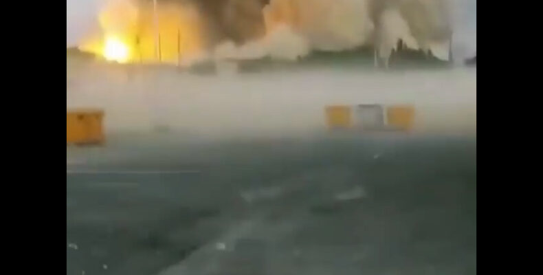 От взрывов на военных складах пострадал магазин возле АЗС в Байзакском районе