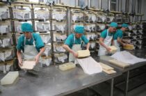 25 тыс. работникам Жамбылской области подняли зарплату на 24%