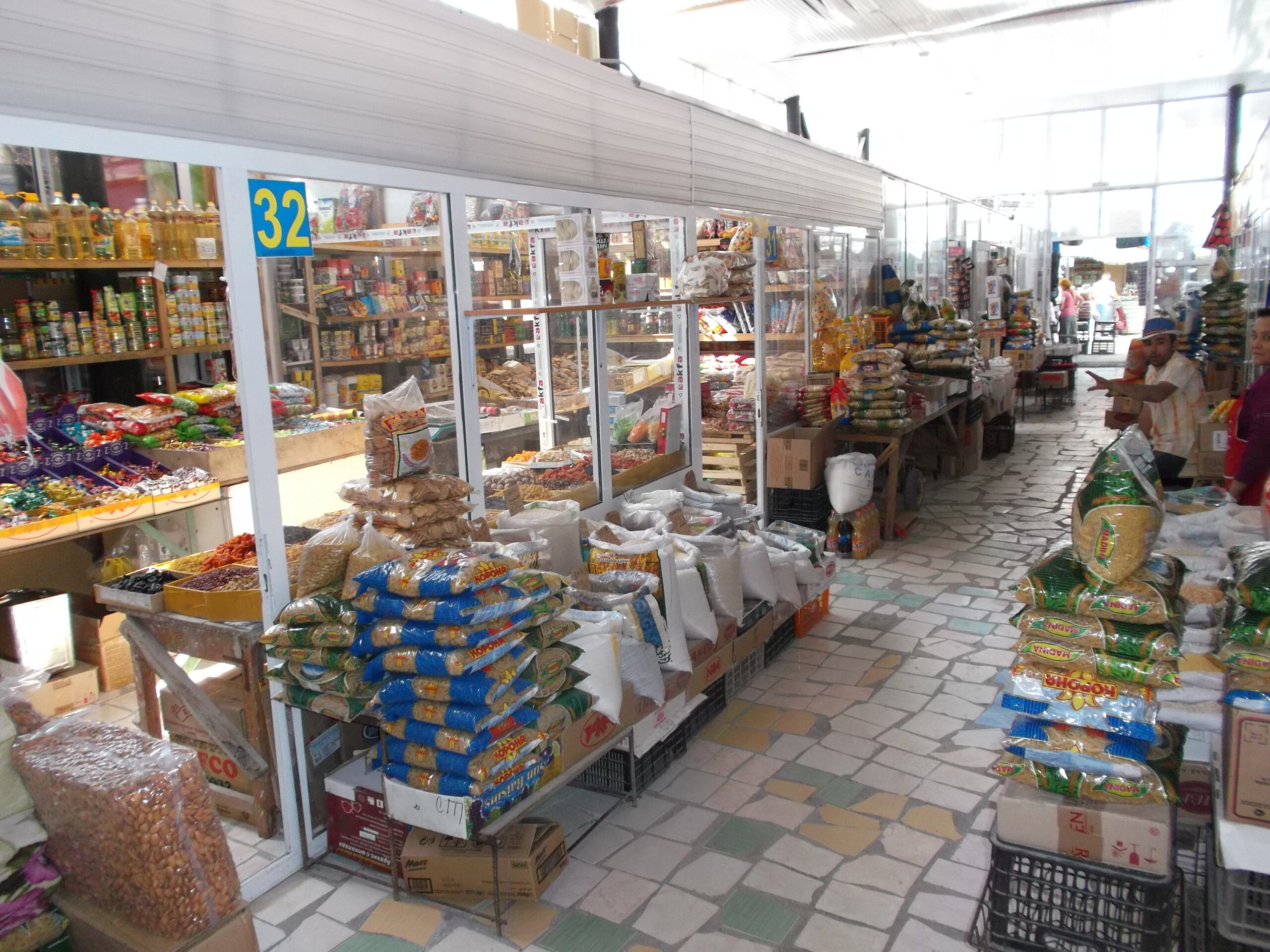 19 рынков и 1,6 тысячи торговых точек работают в Таразе — фоторепортаж