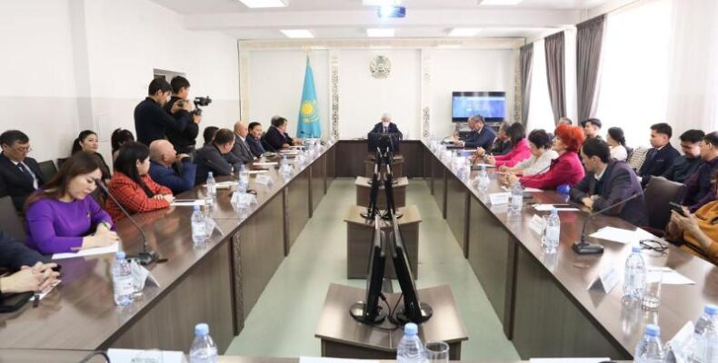 Бердибек Сапарбаев встретился с представителями НПО Жамбылской области