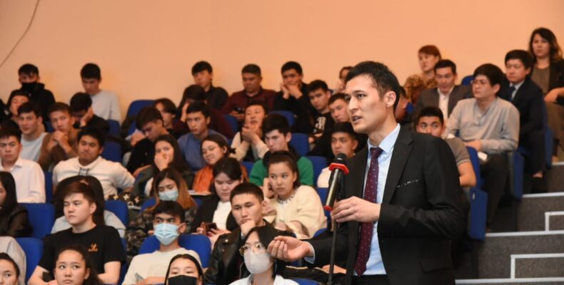 Соблюдать закон учат жамбылских студентов
