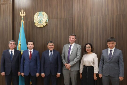 Нуржан Нуржигитов встретился с постоянным представителем Всемирного банка в Казахстане