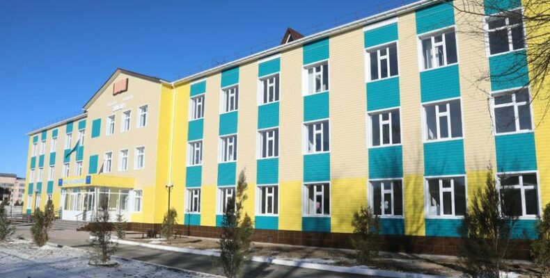 Жесткие меры обещаны подрядчикам за срыв графиков строительства школ в Жамбылской области