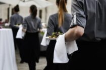 Несовершеннолетние работали официантами в ночное время в Таразе