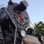 Железнодорожные пути ведут в Тараз – старинный паровоз установили в привокзальном сквере