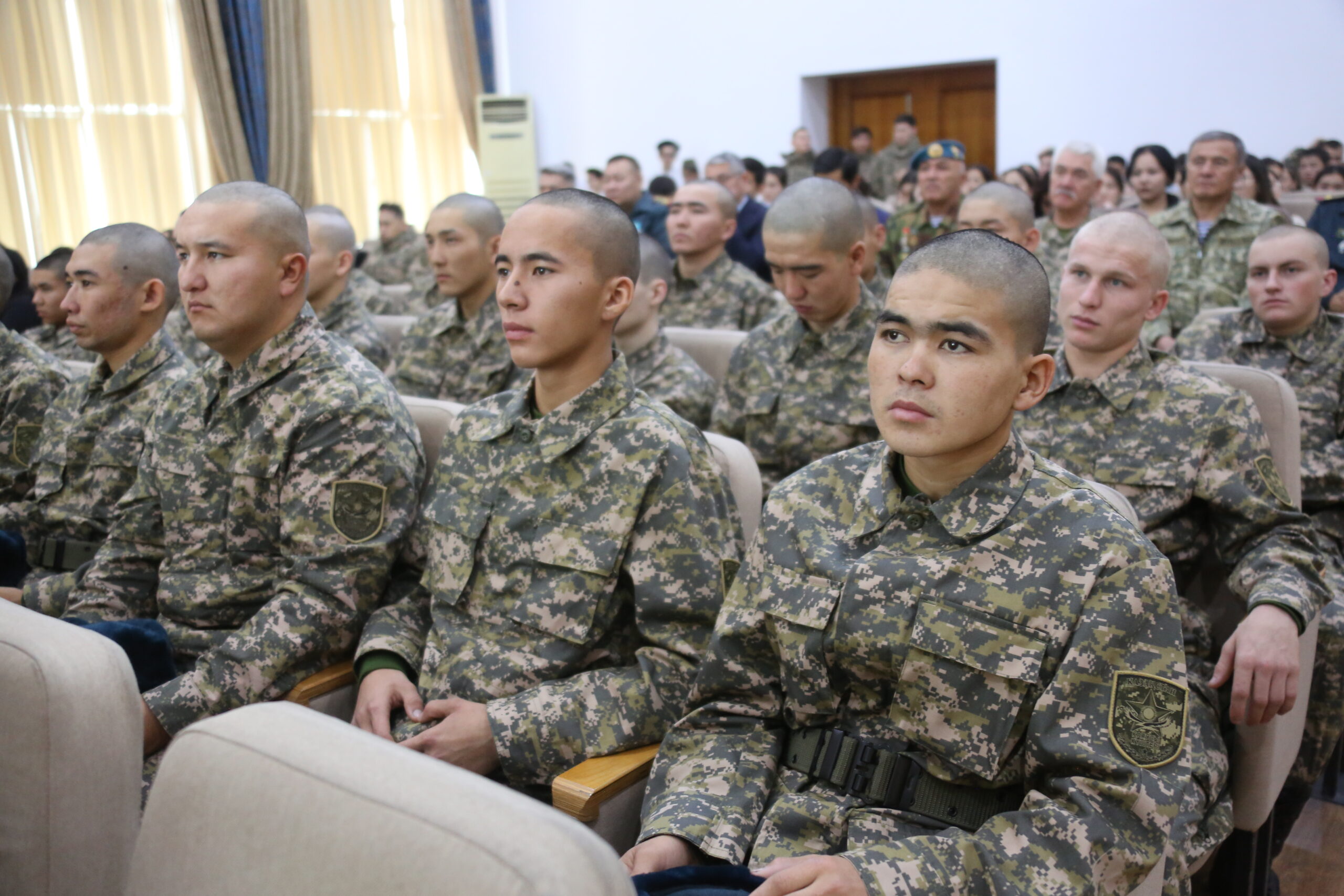 Жамбылских призывников торжественно проводили в армию