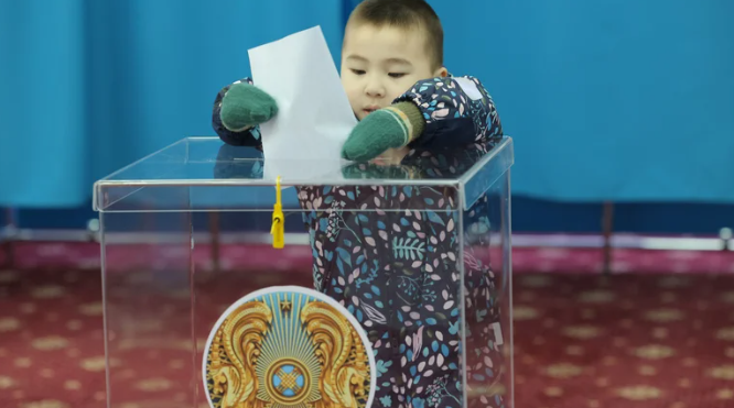 В Казахстане проходят внеочередные выборы Президента страны