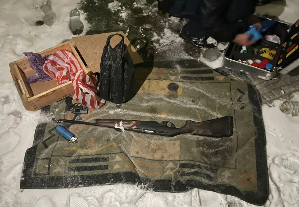 Пистолеты из оружейного магазина в Алматы и жамбылского департамента полиции нашли полицейские в Таразе
