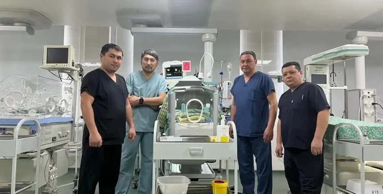 Новорожденного с тяжелым пороком развития в первый день жизни успешно прооперировали хирурги Тараза 