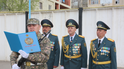 Военную присягу приняли курсанты Военно-технической школы в Таразе