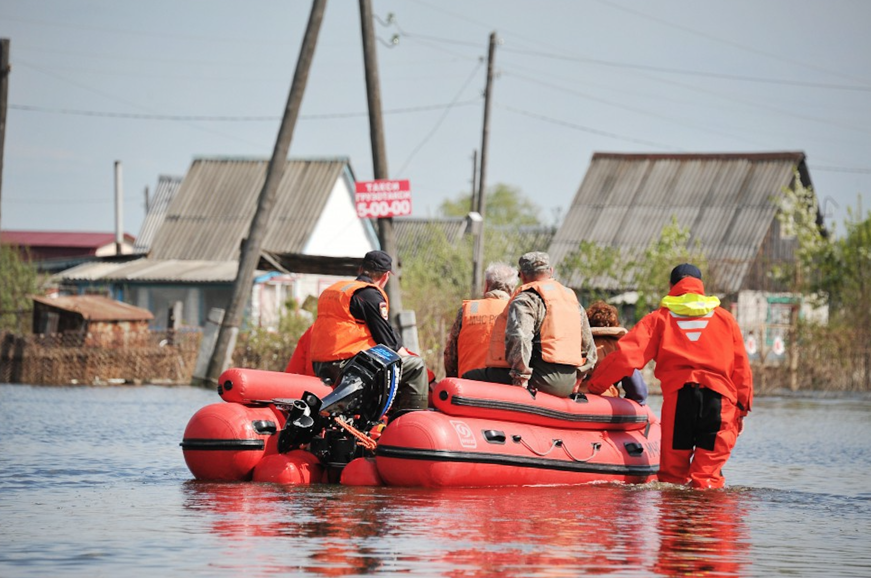 Помогать пострадавшим в зоне паводков призвала казахстанских спортсменов Фируза Шарипова