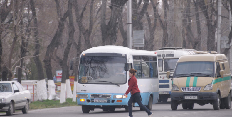 «Гонки на маршрутах»: Почему водители автобусов в Таразе рискуют жизнями ради пассажиров