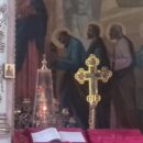 В храмах Тараза горит Благодатный огонь из Иерусалима